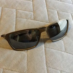 Oakley Tincan polarized sunglasses